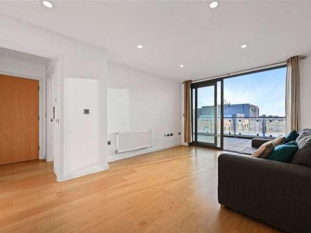 Flat for sale in Greater London