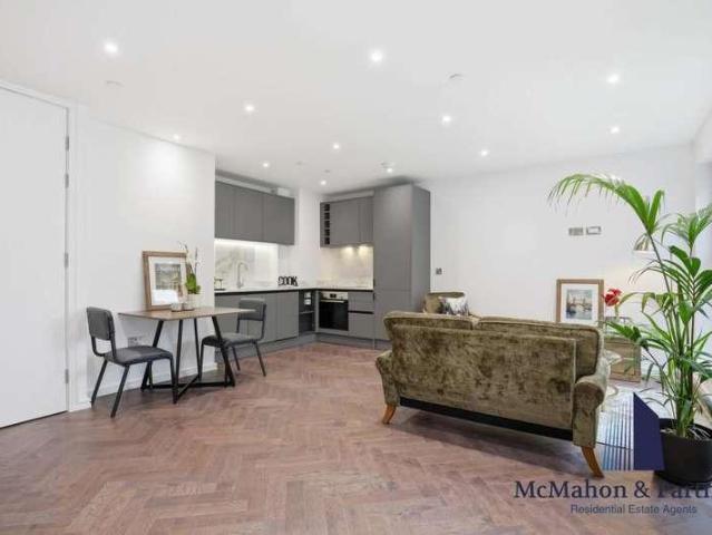 Flat for sale in Aldgate, Lyons