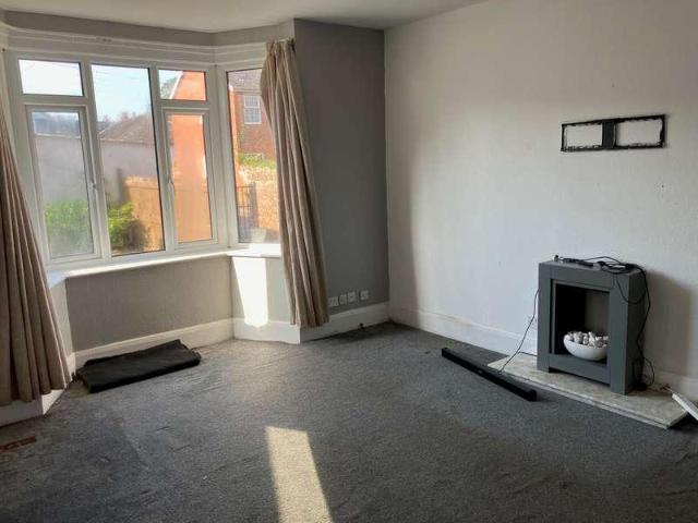 Flat for sale in Withycombe, Budlake