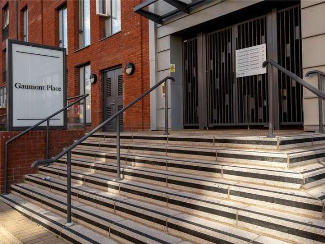 Flat for sale in Streatham Hill, Greater London