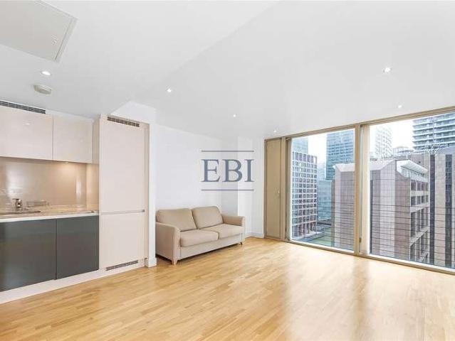 Flat for sale in Canary Wharf, Greater London