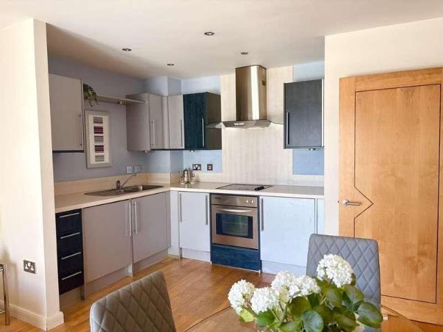 Flat for sale in Crockherbtown, Falcon Lodge