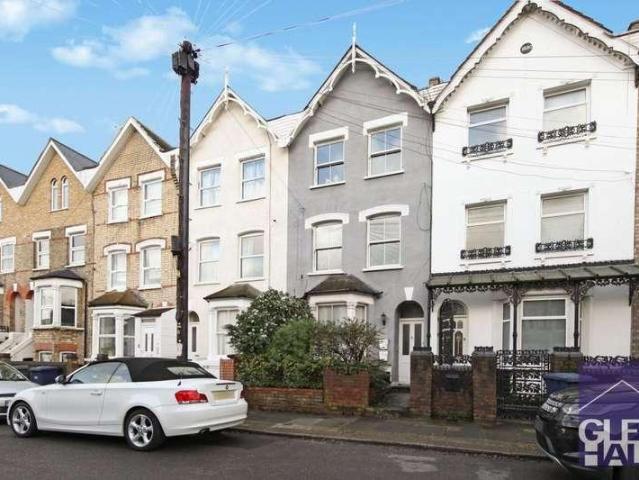 Flat for sale in Friern Barnet, Greater London