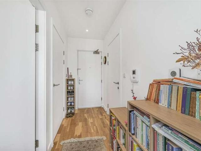 Flat for sale in Brixton, Greater London
