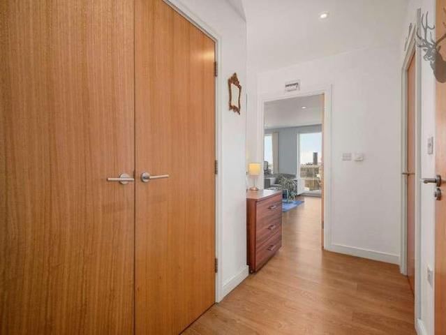 Flat for sale in Bromley-by-Bow, Poplar Grove