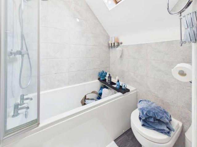 Flat for sale in Bucklebury, West Berkshire