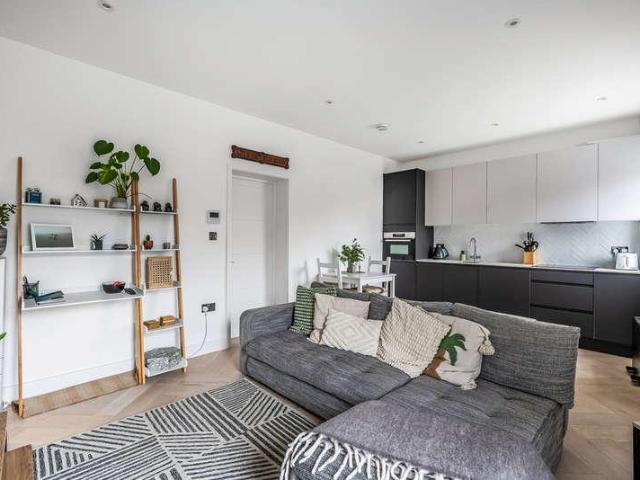 Flat for sale in The Butts, Kent