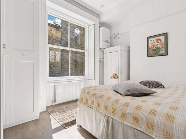 Flat for sale in Notting Hill, Greater London