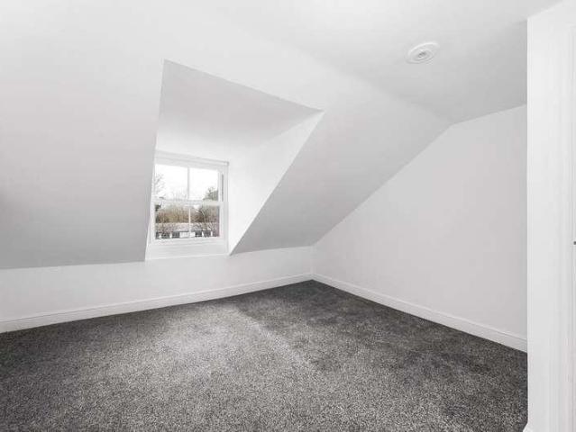 Flat for sale in West Norwood, Greater London