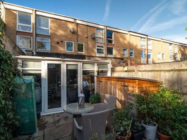 Flat for sale in Cutteslowe, Oxford