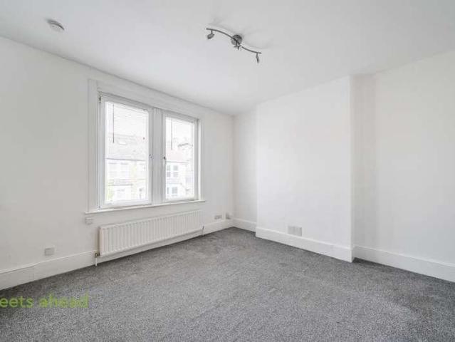 Flat for sale in London Borough of Croydon, Greater London