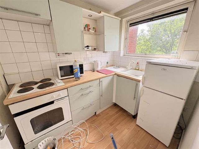 Flat for sale in Wake Green, Birmingham