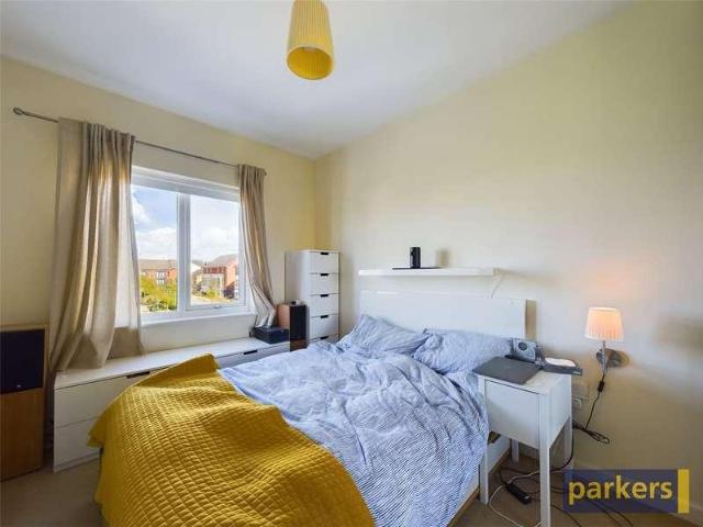 Flat for sale in Whitley, Reading