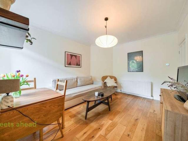 Flat for sale in Anerley, Greater London