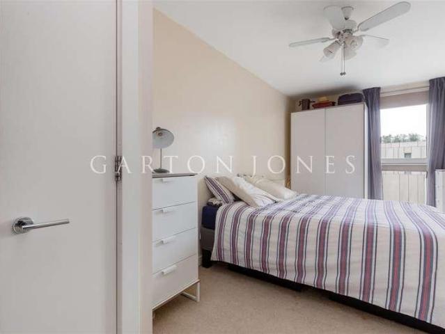 Flat for sale in Pimlico, Greater London
