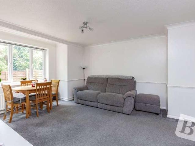 Flat for sale in Wickford