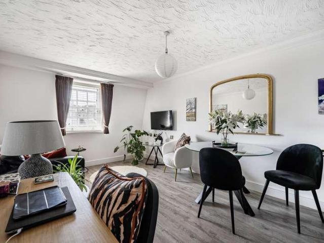 Flat for sale in Bathwick, Dulcote