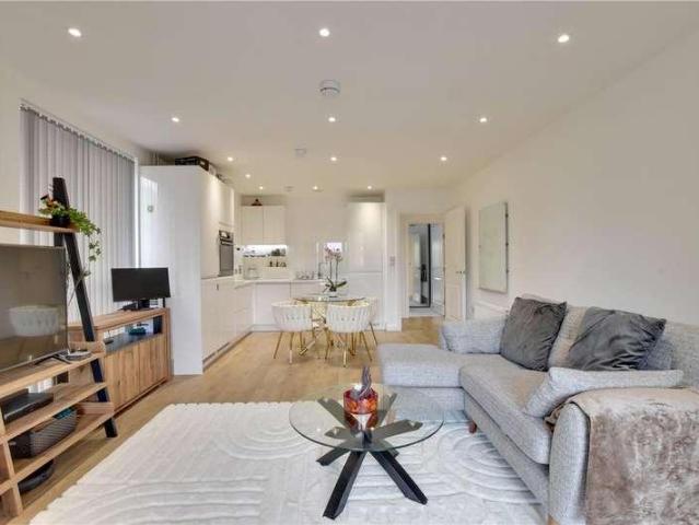 Flat for sale in Royal Borough of Greenwich, Greater London