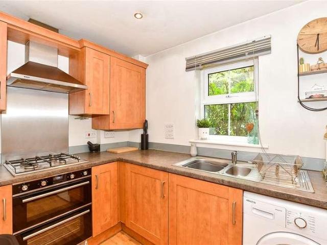Flat for sale in Sandown Park, Kent