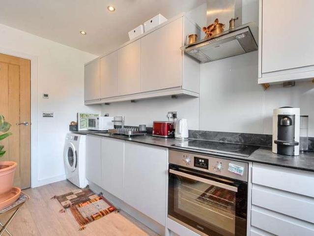 Flat for sale in High Wycombe Community Board, High Wycombe