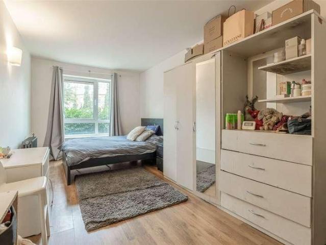 Flat for sale in Royal Arsenal Riverside, Greater London