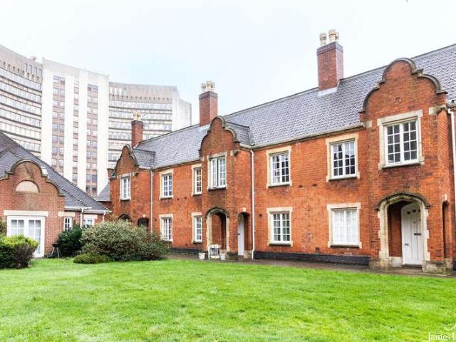 Flat for sale in Edgbaston, West Midlands