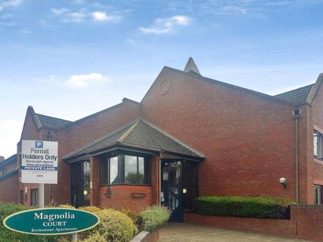 Flat for sale in Woodley