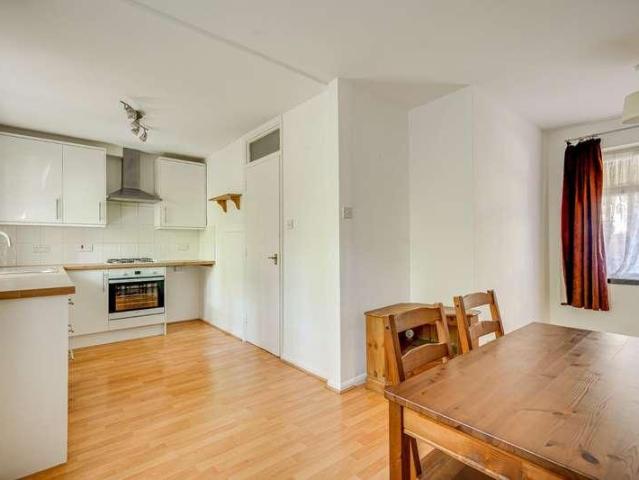 Flat for sale in Leighton-Linslade, Leighton Buzzard