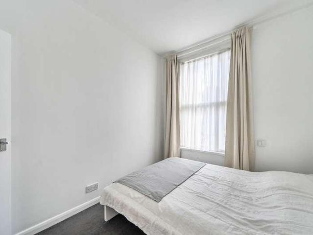Flat for sale in London Borough of Lewisham, Greater London