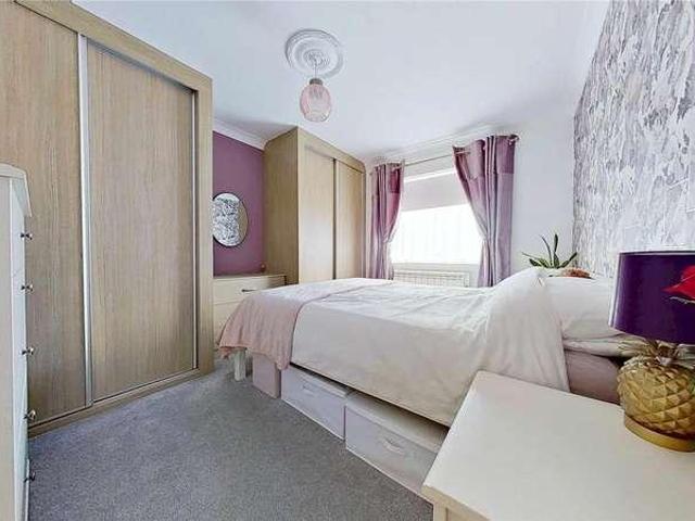 Flat for sale in Sompting, Adur