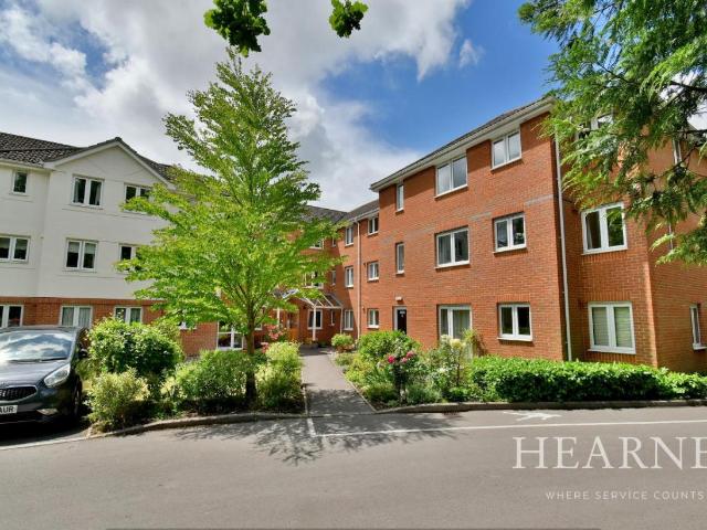 Flat for sale in Tricketts Cross, Ferndown