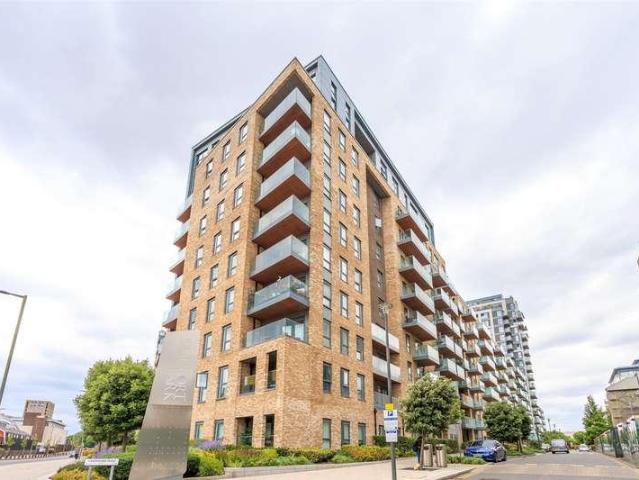 Flat for sale in Colindale, Greater London