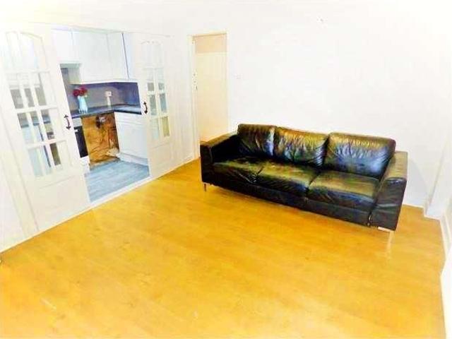 Flat for sale in Southend City Centre Neighbourhood, Alton Barnes