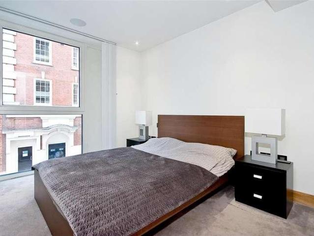 Flat for sale in Westminster, Greater London