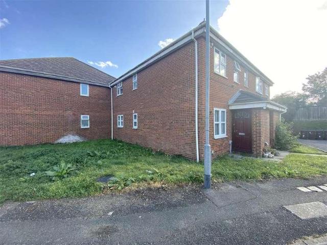 Flat for sale in London Borough of Barking and Dagenham, Greater London