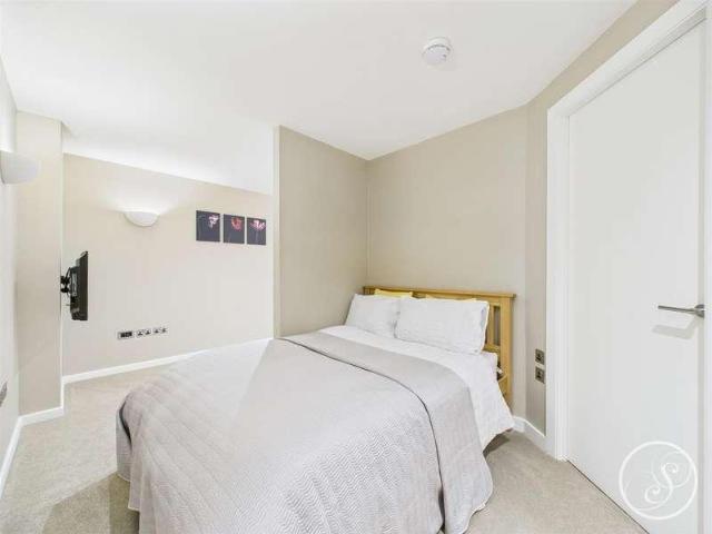 Flat for sale in Holbeck, West Yorkshire