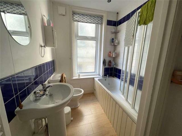 Flat for sale in Cowlease, Ventnor