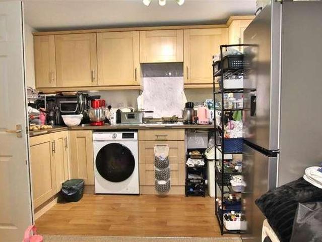 Flat for sale in Tewkesbury, Pamington