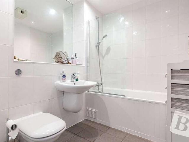 Flat for sale in Greater London