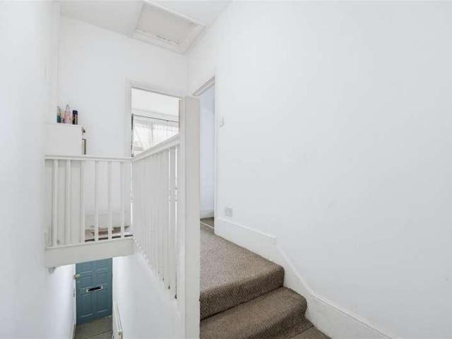 Flat for sale in London Borough of Ealing, Greater London