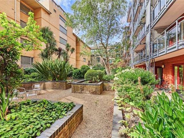 Flat for sale in Westminster, Greater London