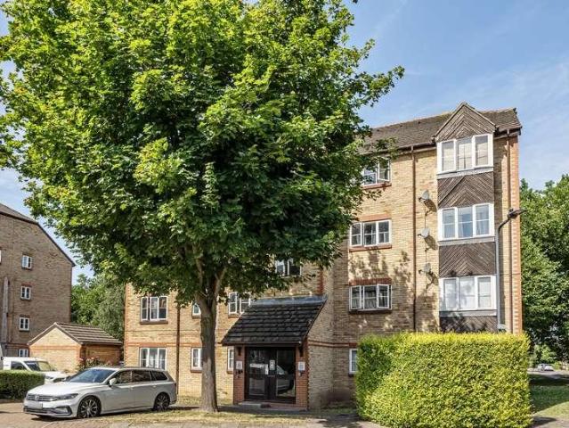 Flat for sale in Greater London