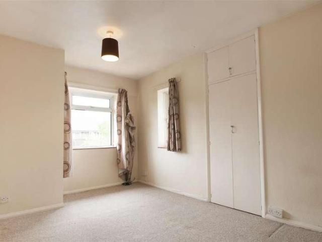 Flat for sale in Slough, Langley