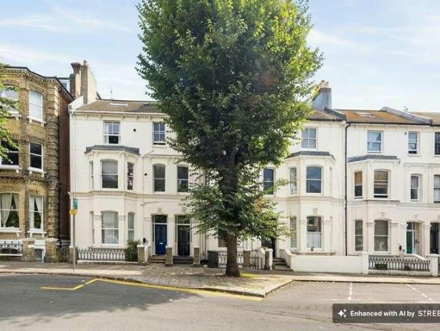 Flat for sale in Aldrington