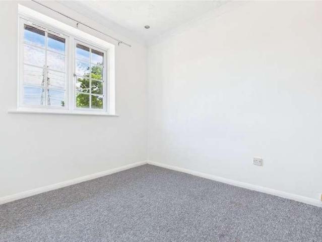 Flat for sale in Theale, West Berkshire