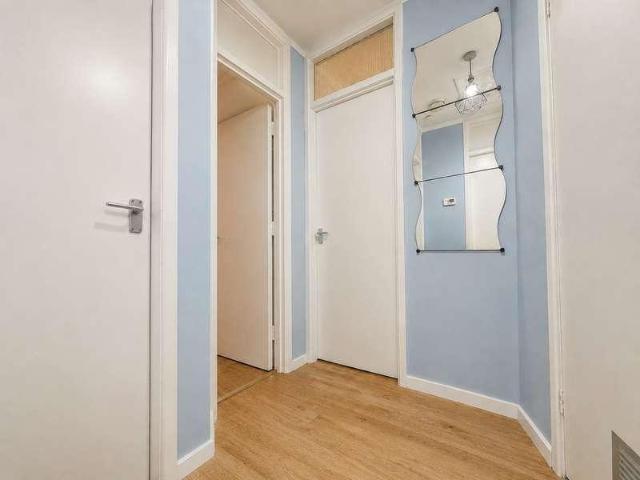 Flat for sale in Lambert's End, Oldbury