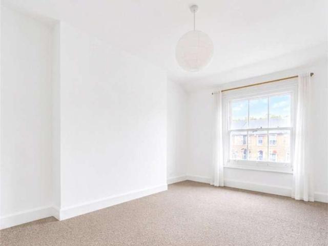 Flat for sale in London Borough of Hammersmith and Fulham, Greater London