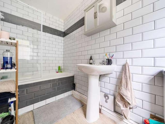 Flat for sale in Ashton Gate, Bristol