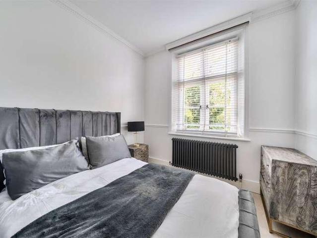 Flat for sale in Slough