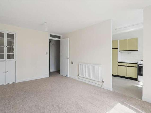 Flat for sale in Denham, Denham Green